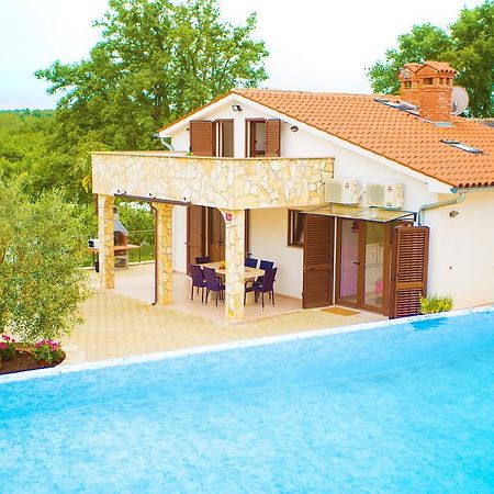 Villa Lara Karojba Pokój zdjęcie
