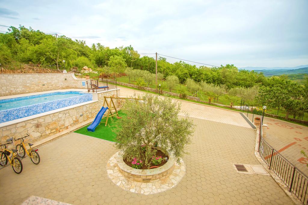 Villa Lara Karojba Pokój zdjęcie