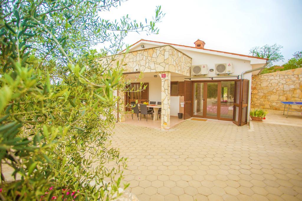 Villa Lara Karojba Pokój zdjęcie