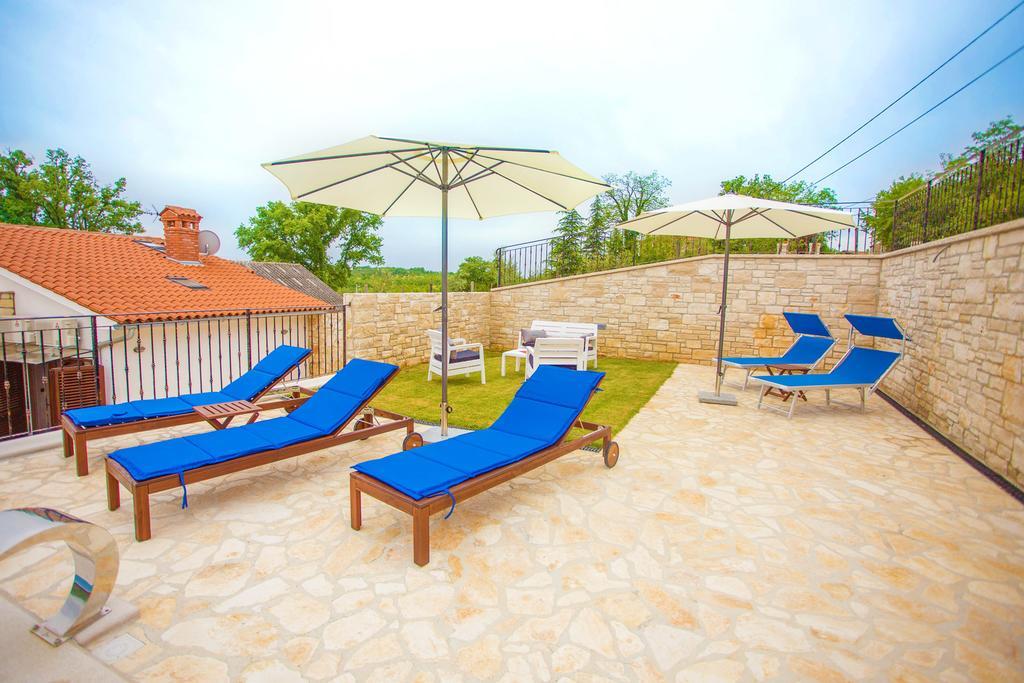 Villa Lara Karojba Pokój zdjęcie