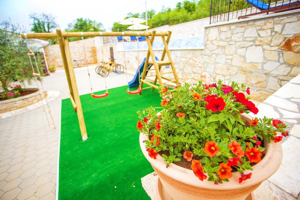 Villa Lara Karojba Pokój zdjęcie