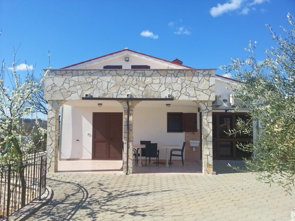 Villa Lara Karojba Pokój zdjęcie