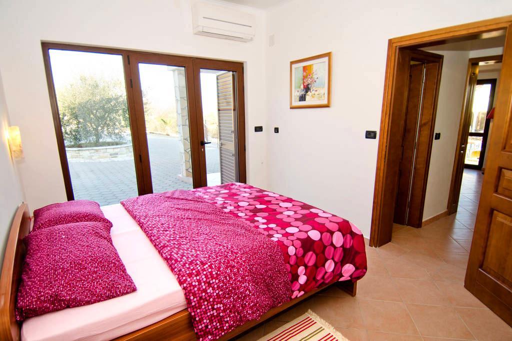 Villa Lara Karojba Pokój zdjęcie